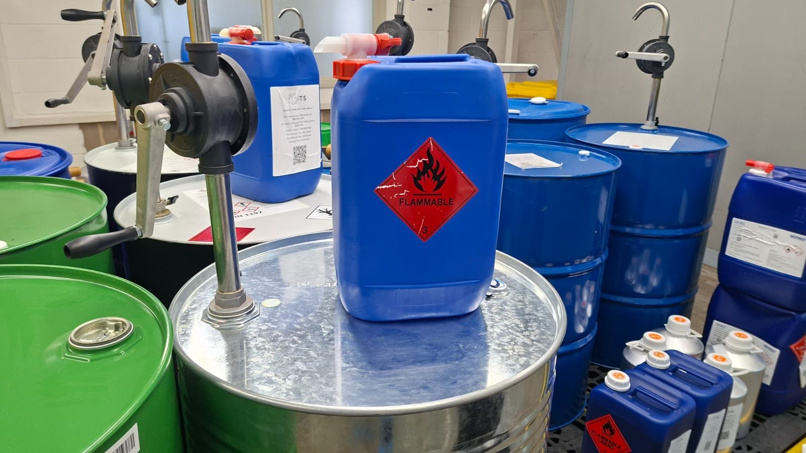 Extraction unit with an ATEX equipment rating plate